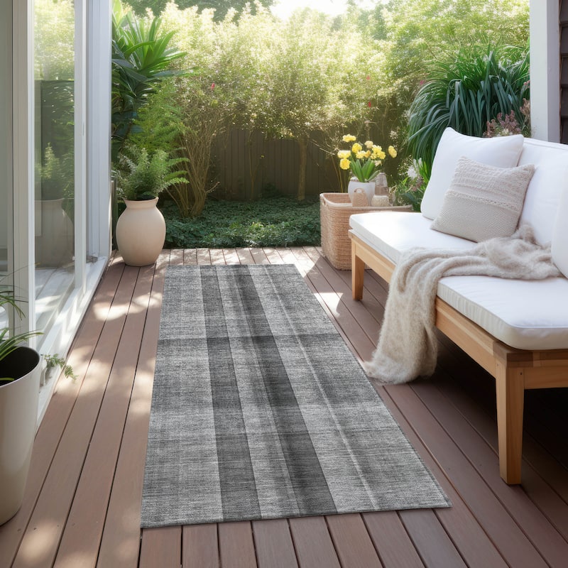 Machine Washable Indoor/ Outdoor Modern Plaid Chantille Rug