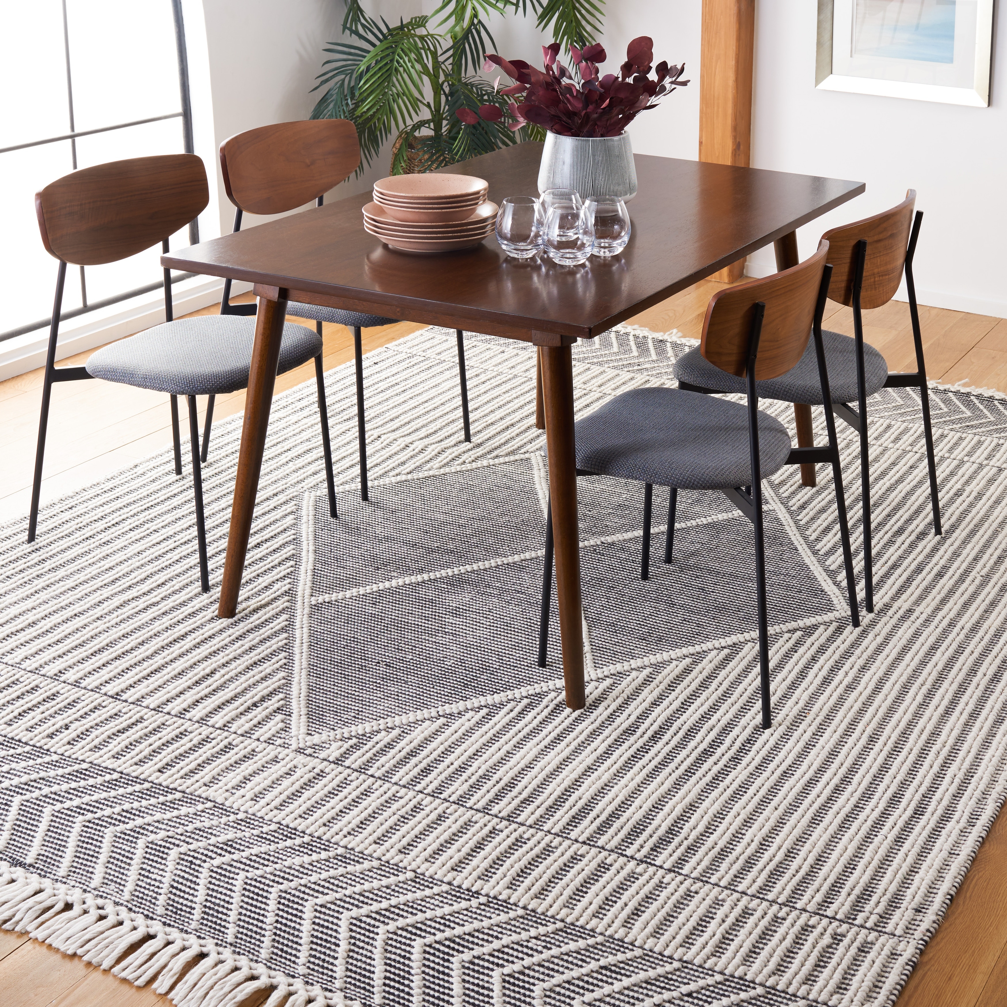 SAFAVIEH Handmade Marbella Patrycja Modern Wool Rug - Overstock