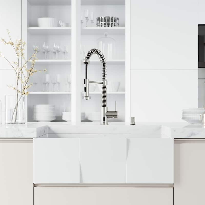 VIGO Edison 19" H Single Handle Pull-Down Sprayer Kitchen Faucet Set with Touchless Sensor