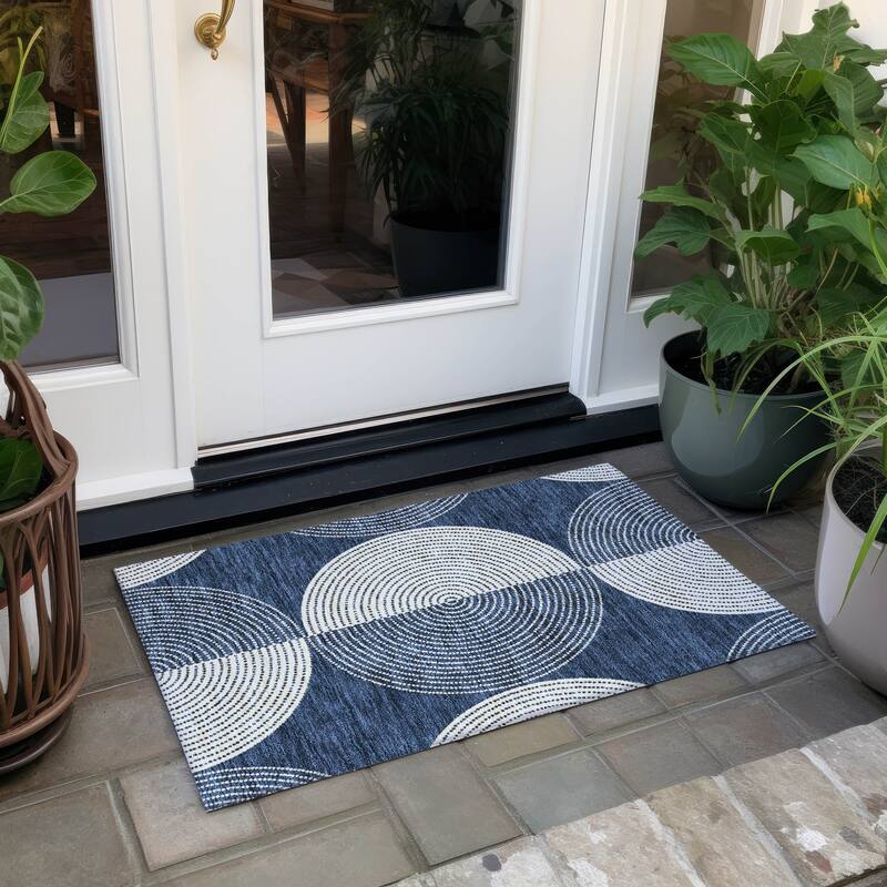 Machine Washable Indoor/ Outdoor Geo Circles Chantille Rug - Navy - 1'8" x 2'6"