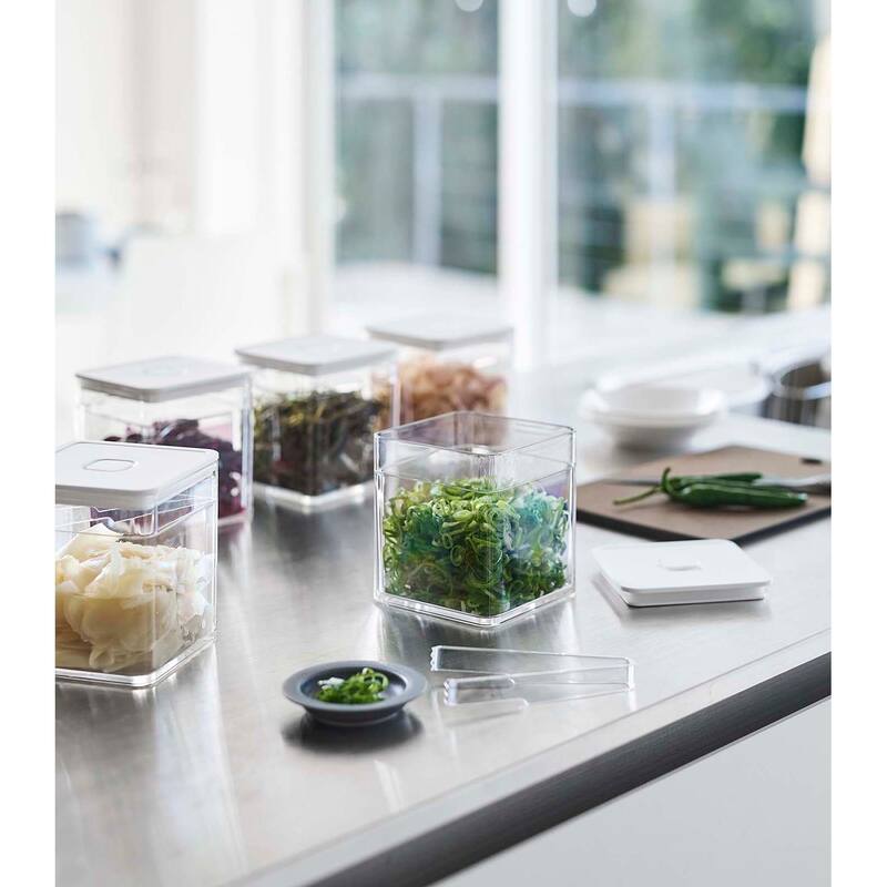Yamazaki Home Vacuum-Sealing Food Container - Two Styles, Polypropylene, Tongs, 500ml - L 3.62 x W 3.62 x H 4.02 inches