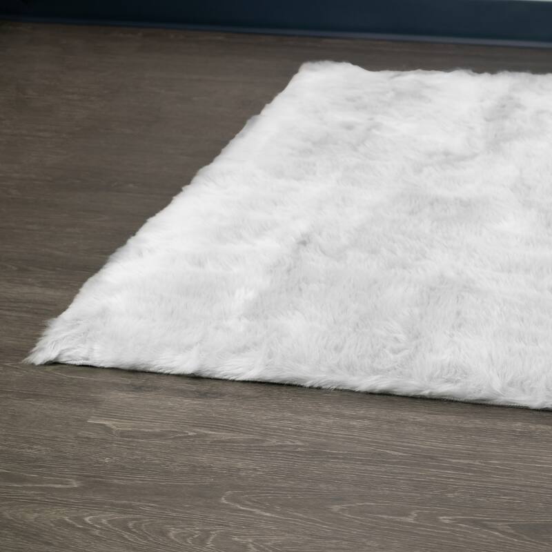 Auriel Faux Sheepskin imitative Fur Area Rug White Rectangular 5x7 - 5' x 7'
