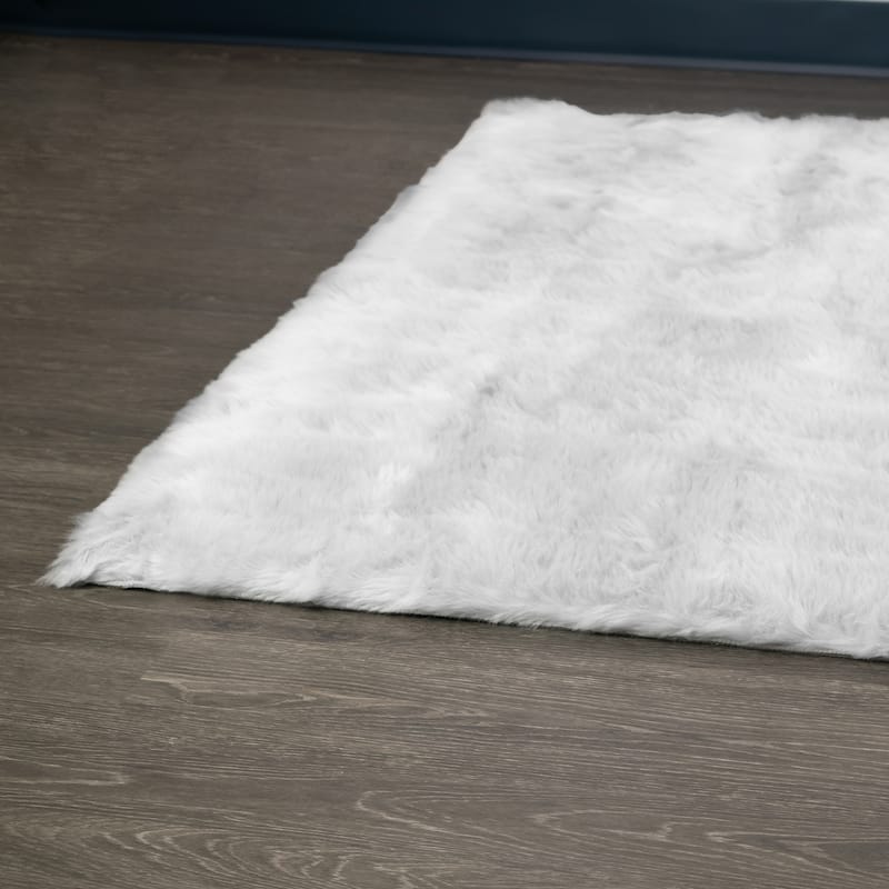 Auriel Faux Sheepskin imitative Fur Area Rug White Rectangular 5x8 - 5' x 8' - 5' x 8'