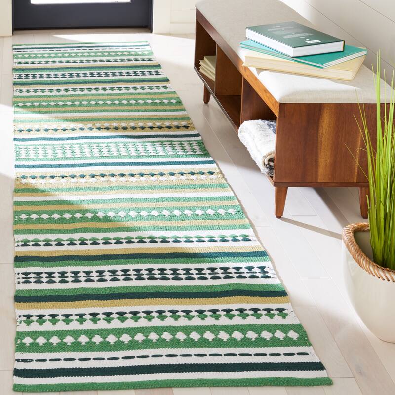 SAFAVIEH Handmade Montauk Nellwyn Cotton Rug - 2'3" x 9' Runner - Green/Ivory