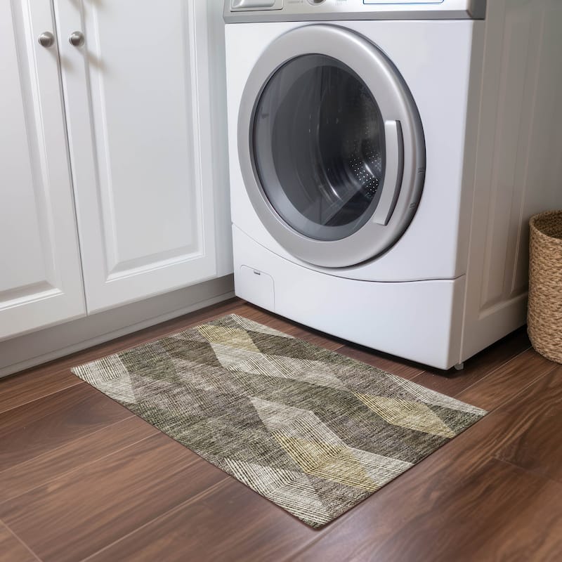 Machine Washable Indoor/ Outdoor Diamond Stripes Chantille Rug