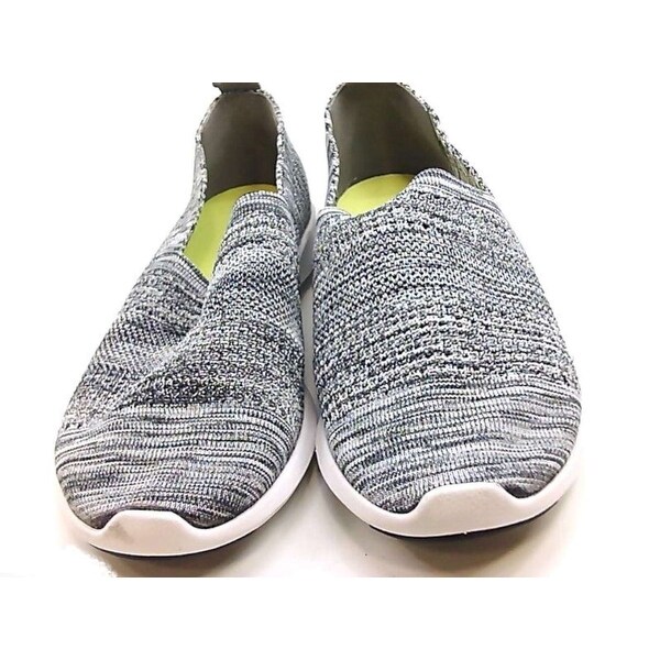 pull on walking shoes