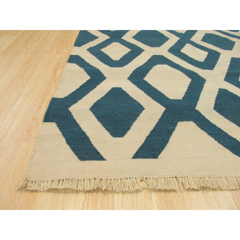 Ivory Handmade Polyester Transitional Geometric Indoor/Outdoor Kilim Rug by , Stylish and Versatile Rug for Enhancing - 5' x 8'