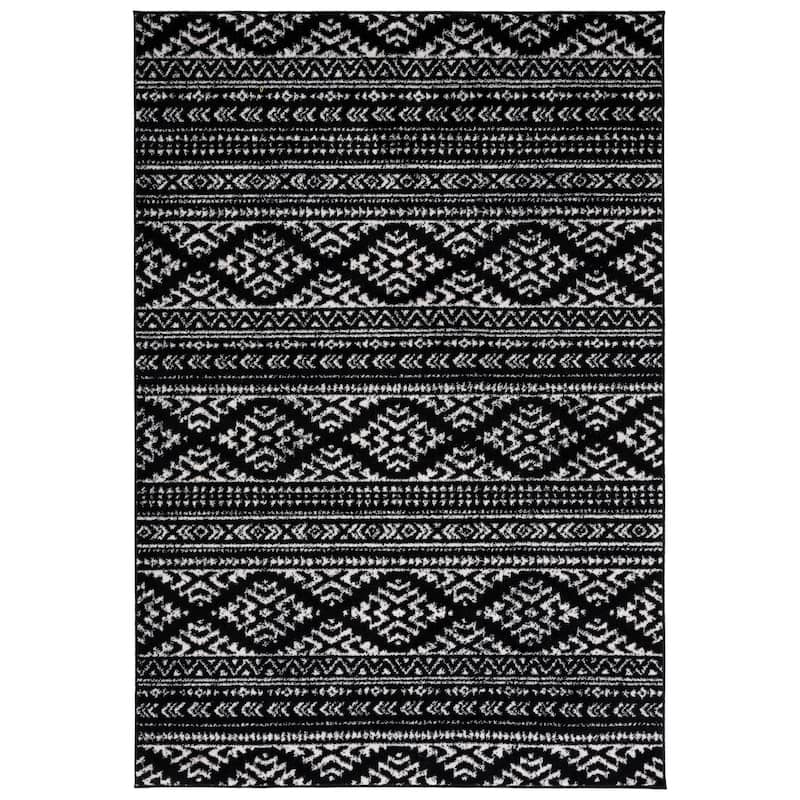 SAFAVIEH Tulum Vetuta Moroccan Boho Chic Area Rug - 4' x 6' - Black/Ivory