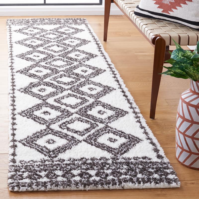 SAFAVIEH Berber Shag Neeta Rug - 2'3" x 8' Runner
