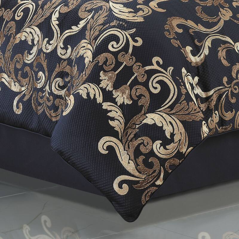 J. Queen New York Caruso Comforter Set - Queen