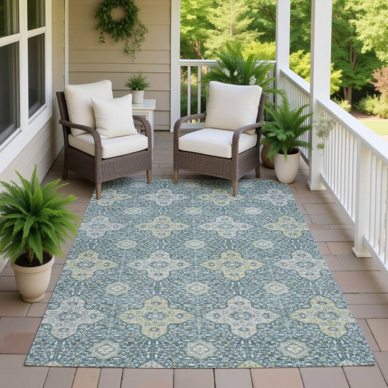 Machine Washable Indoor/ Outdoor Traditional Columbus Chantille Rug