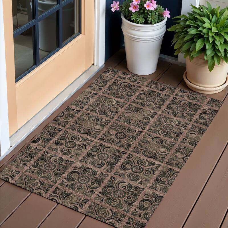 HomeRoots Medallion Transitional Rectangle Outdoor Rug - 3' x 5'