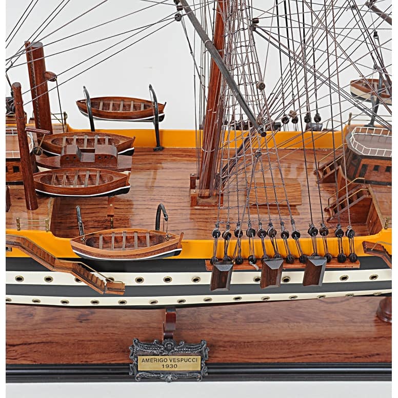 Amerigo Vespucci Medium Admiral Line