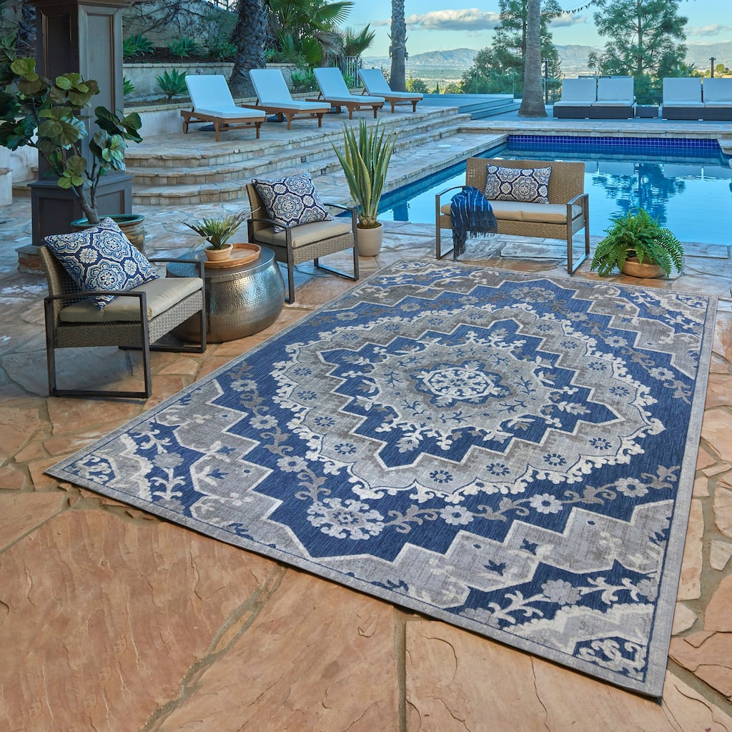 Gertmenian Fosel Arasi Blue Grey Bohemian Mandala High-Low Indoor/ Outdoor Area Rug