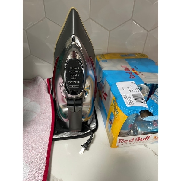 chi electronic clothing iron with retractable cord
