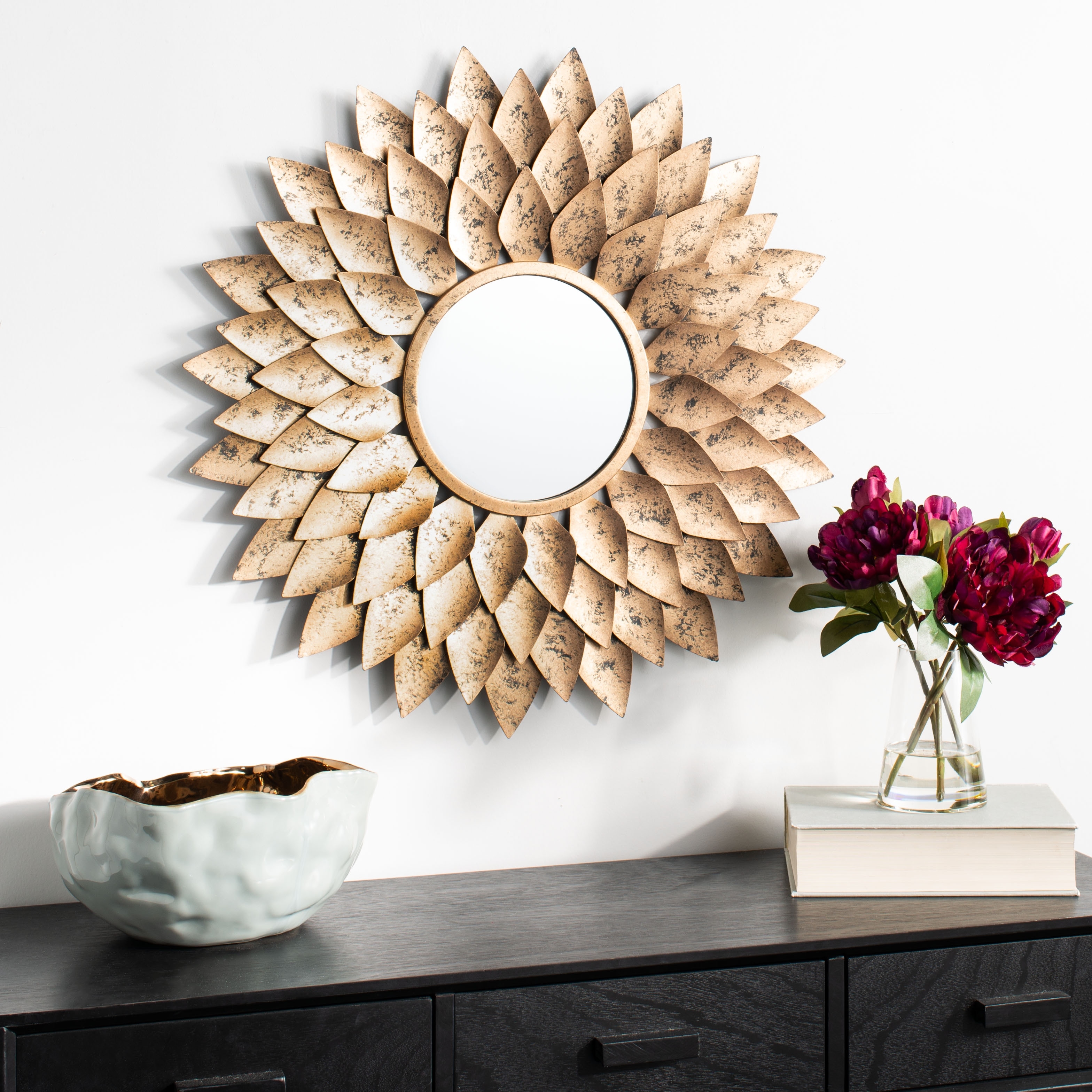 SAFAVIEH Katlin 27-inch Gold Sunburst Round Mirror - 26.8" W x 1.3" L x 26.8" H - 27Wx1Dx27H