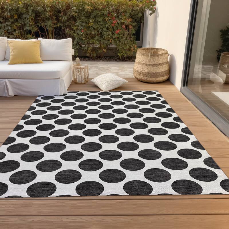 Machine Washable Indoor/ Outdoor Polka Dots Chantille Rug - Black - 8' x 10'
