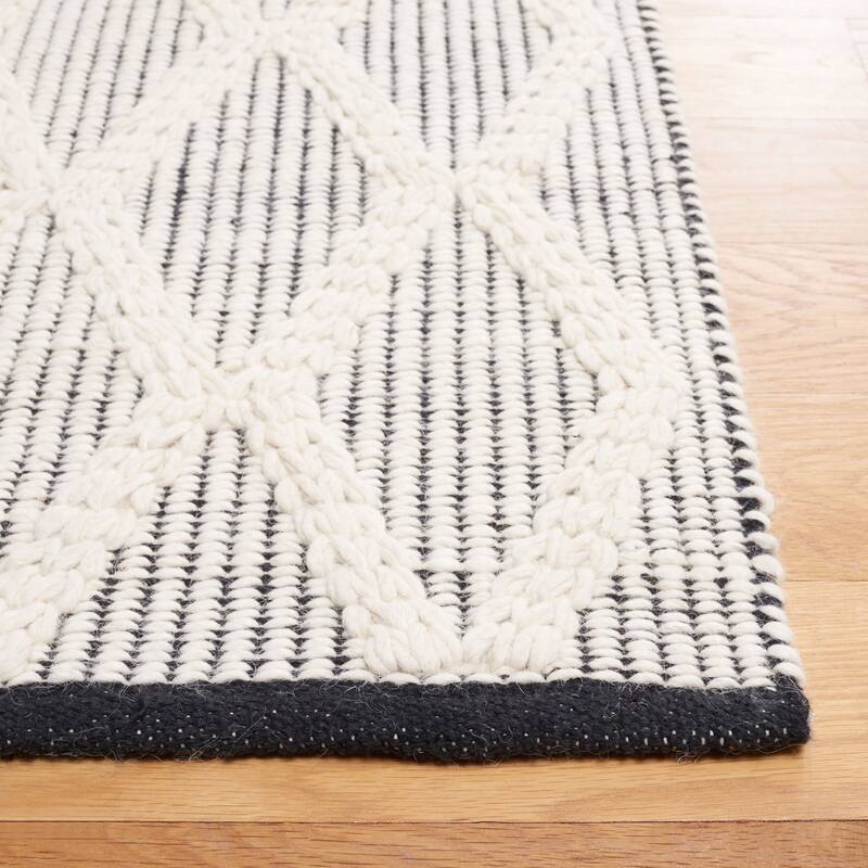 SAFAVIEH Handmade Natura Geerlien Rustic Trellis Wool Rug