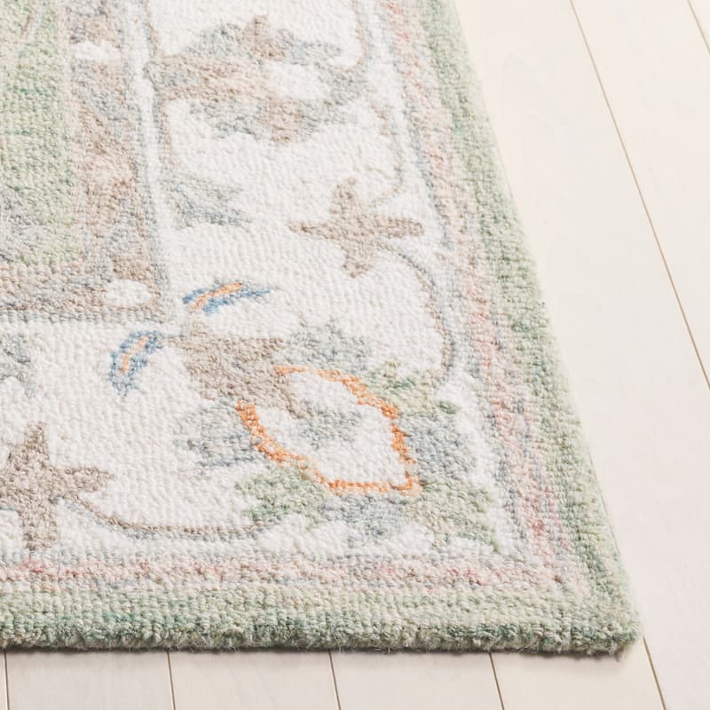 SAFAVIEH Handmade Heritage Sigþridur Traditional Wool Rug