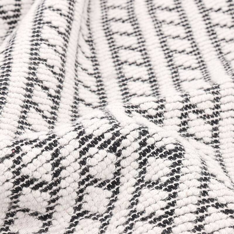 Overton Handmade Modern Contemporary Geometric Area Rug