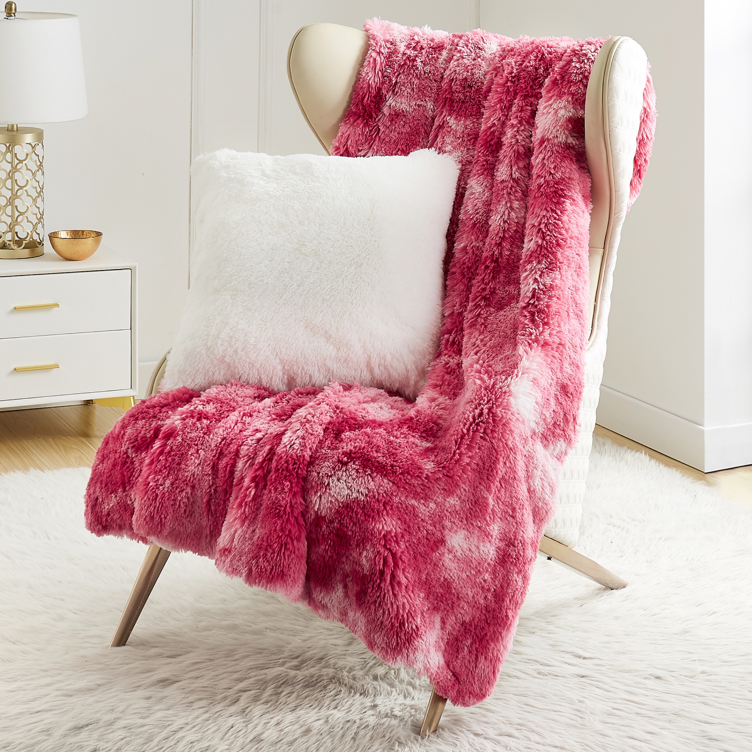 Tahari faux hotsell fur pillow