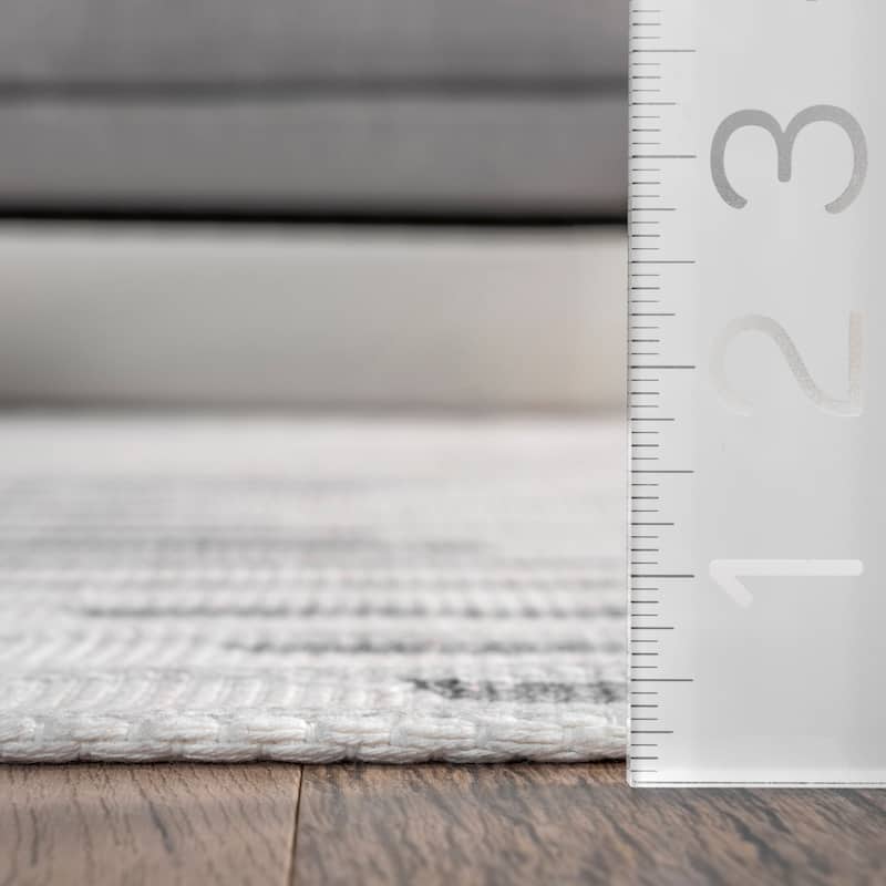 Nuloom Azzie SpinClean Modern Zig Zag Machine Washable Area Rug