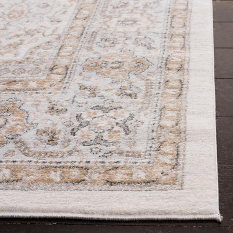 SAFAVIEH Isabella Minola Traditional Oriental Rug