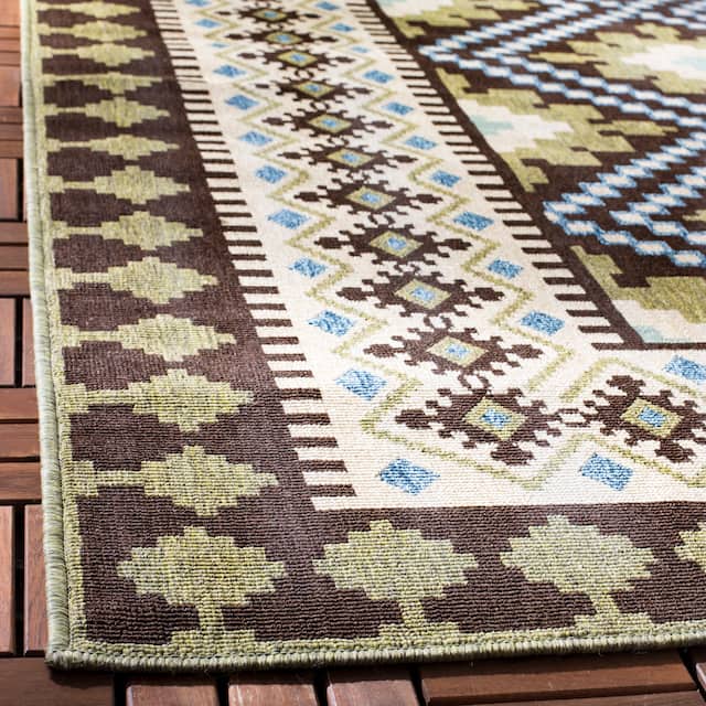 SAFAVIEH Veranda Eyvor Indoor/ Outdoor Waterproof Patio Backyard Rug