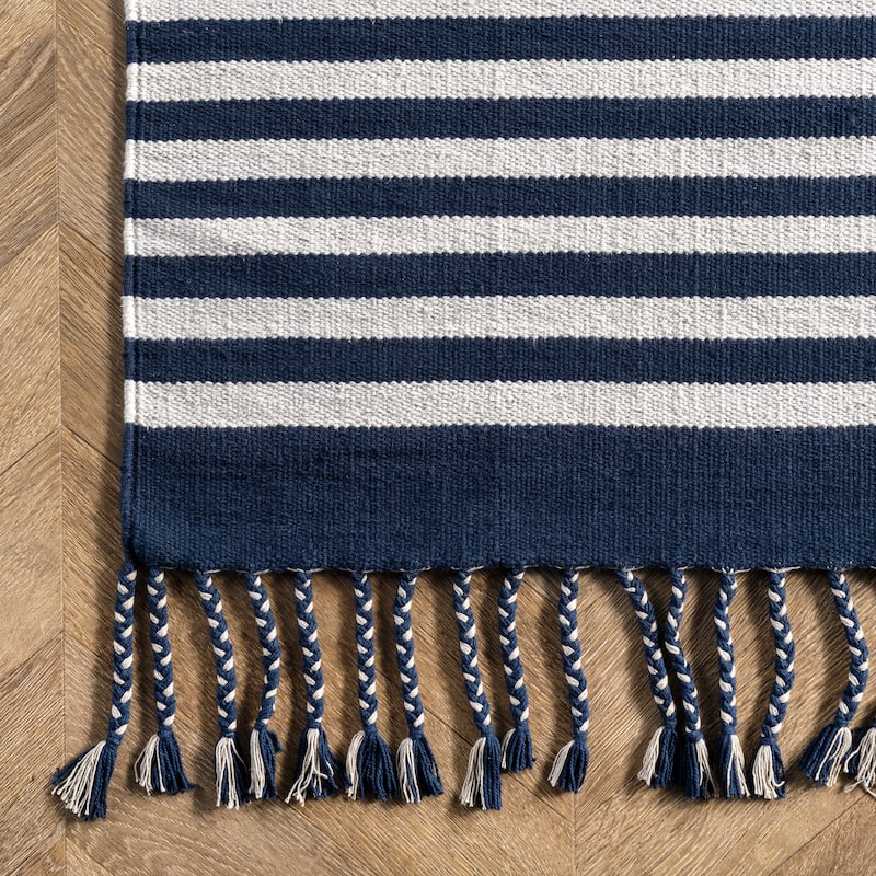 Nuloom Rowen Striped Cotton Tassel Area Rug