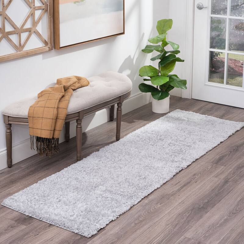 Sohni Shag Farmhouse Solid Color Indoor Area Rug
