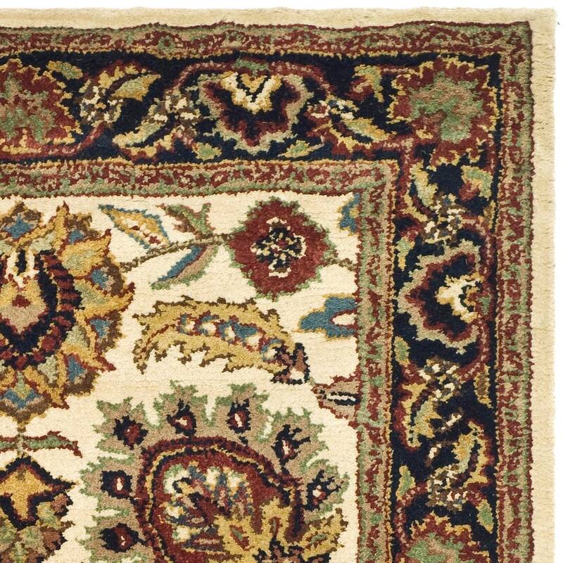 SAFAVIEH Handmade Classic Maurine Traditional Oriental Wool Rug