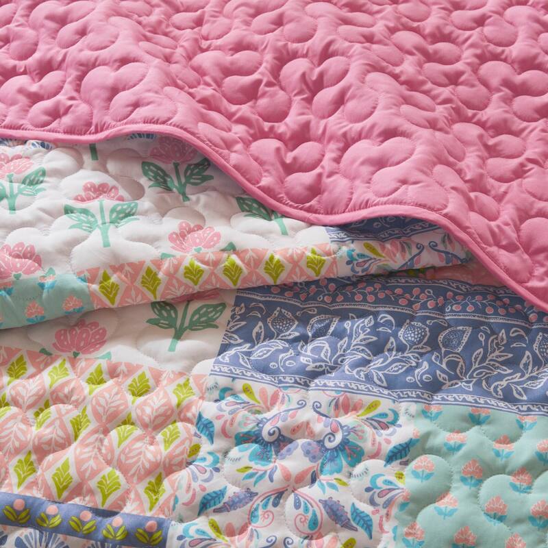 Intelligent Design Nellie Quilt Set
