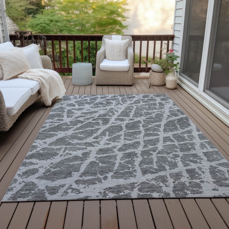 Machine Washable Indoor/ Outdoor Transitional Charcoal Crackle Chantille Rug