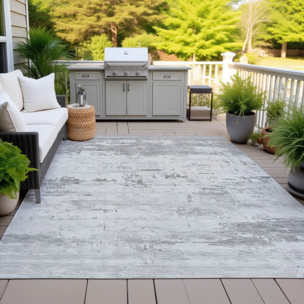 Machine Washable Indoor/Outdoor Abstract Allure Chantille Rug