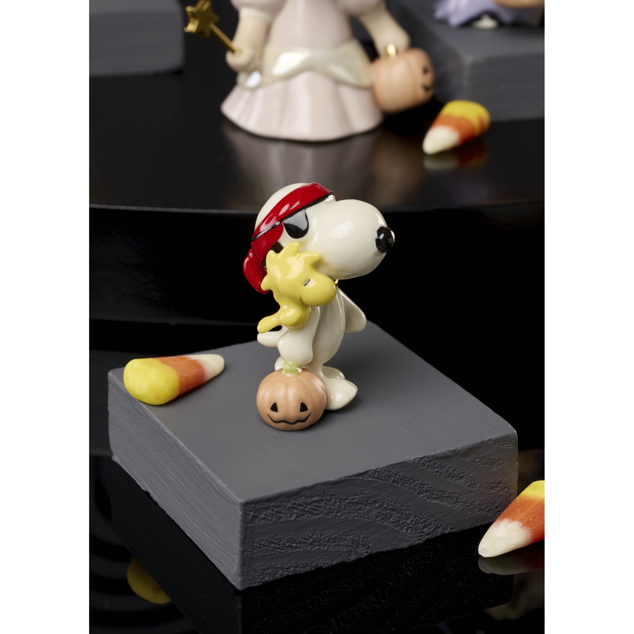 Lenox Peanuts Tricks and Treats 5-Piece Figurine Set - 5-Piece; 2