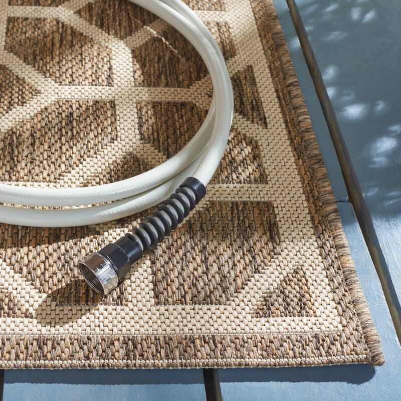 SAFAVIEH Beach House Annemari Indoor/ Outdoor Waterproof Patio Backyard Rug