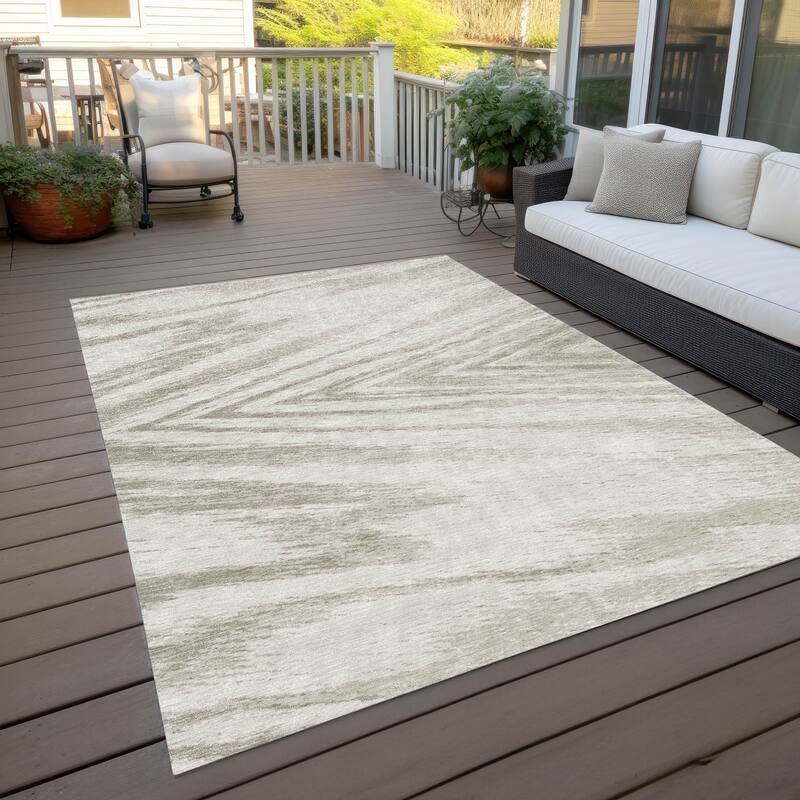 Machine Washable Indoor/ Outdoor Chantille Modern Chevron Rug