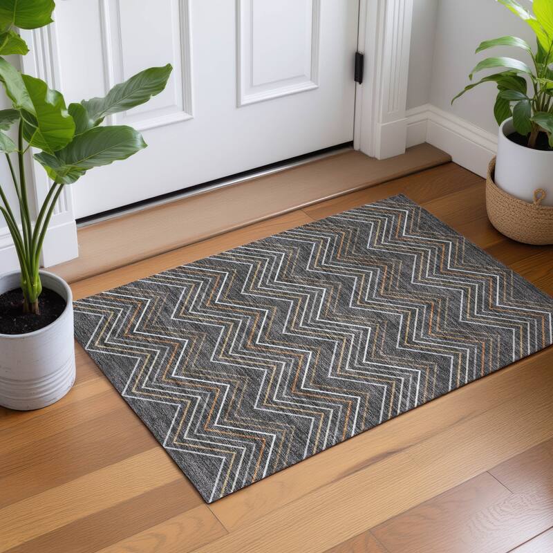 Machine Washable Indoor/ Outdoor Modern Chevron Chantille Rug