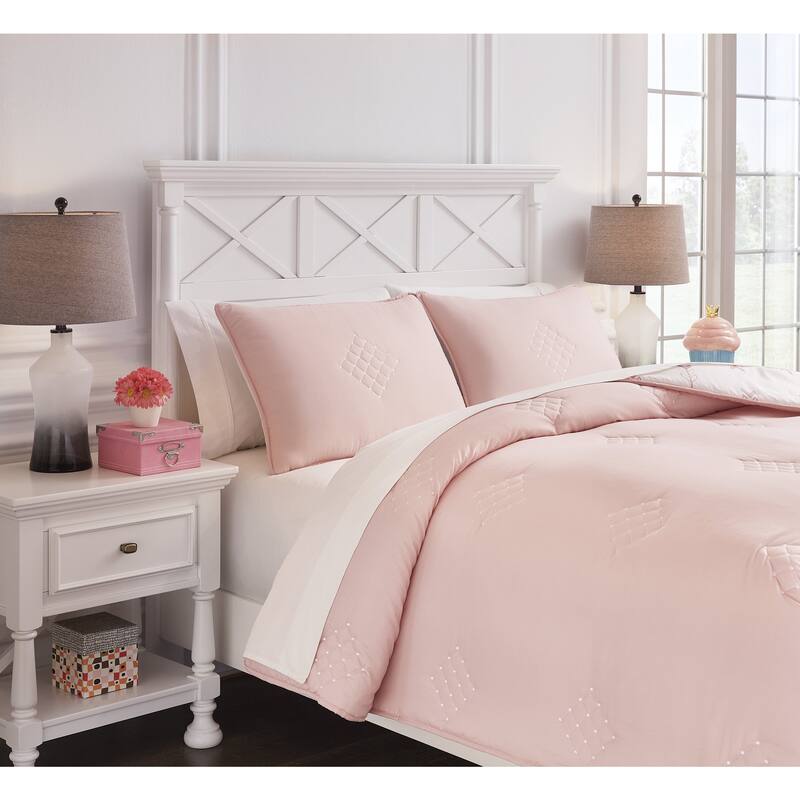 Signature Design by Ashley Lexann Pink Comforter Set