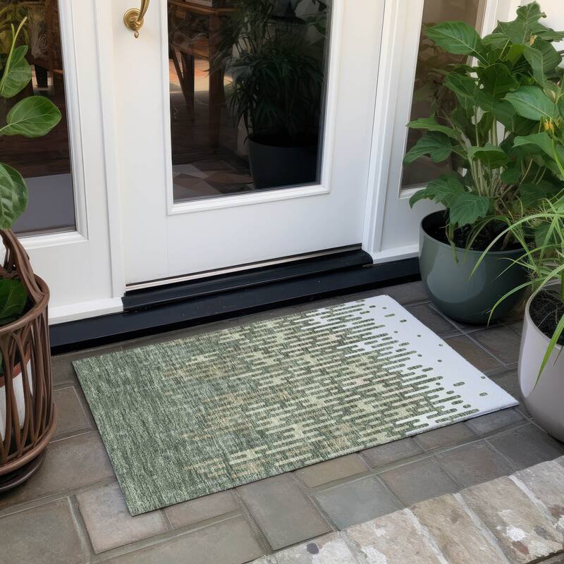 Machine Washable Indoor/ Outdoor Modern Kingman Chantille Rug - Basil - 1'8" x 2'6"