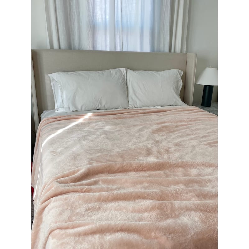 Laurel & Mayfair Softest Plush Blanket, Light Pink