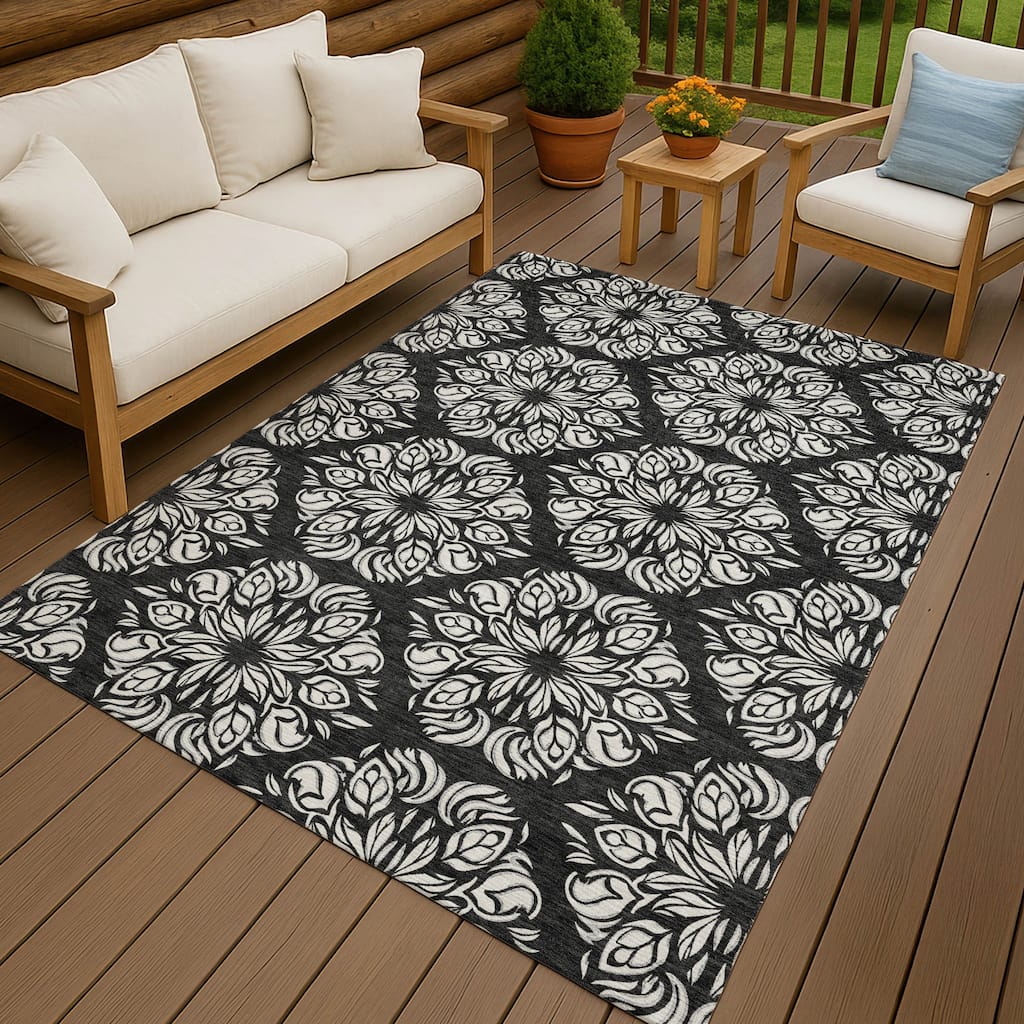 Machine Washable Indoor/ Outdoor Damask Pearl Chantille Rug