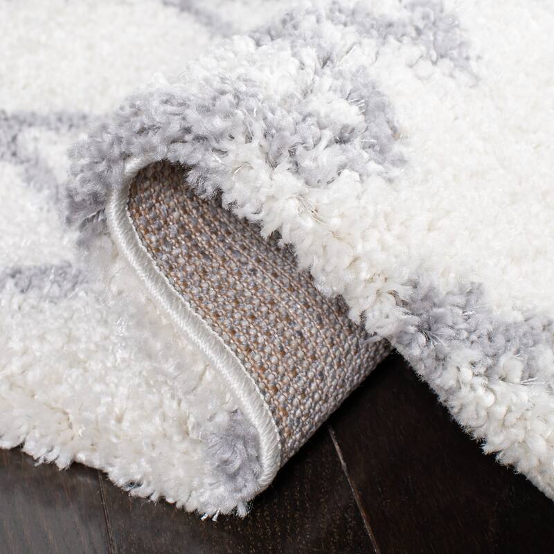 SAFAVIEH Tahoe Shag Ione Moroccan 1.2-inch Thick Rug..