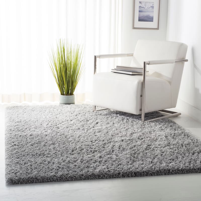 SAFAVIEH Fontana Shag Kimberlie Solid 2-inch Thick Rug - 6'7" x 9' - Grey - Rectangle