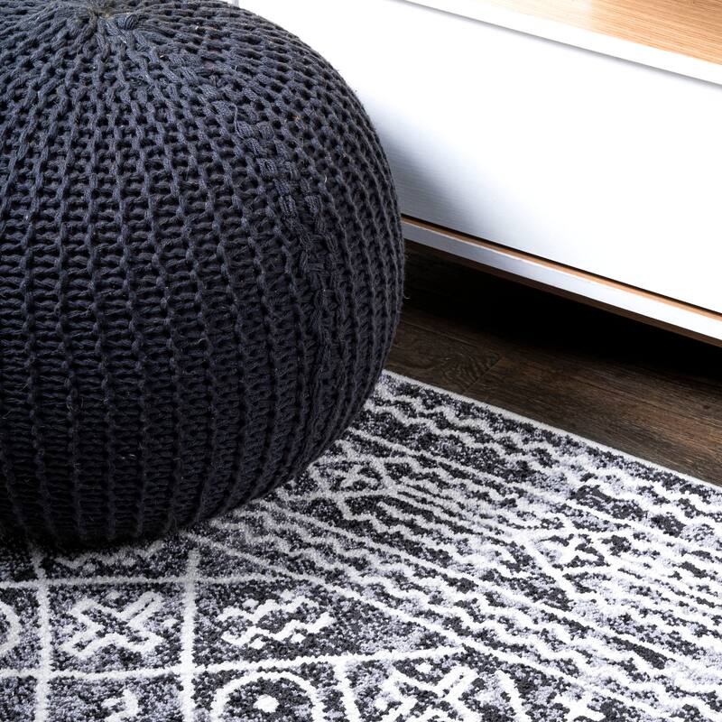 JONATHAN Y Illi Moroccan Geometric Distressed Area Rug