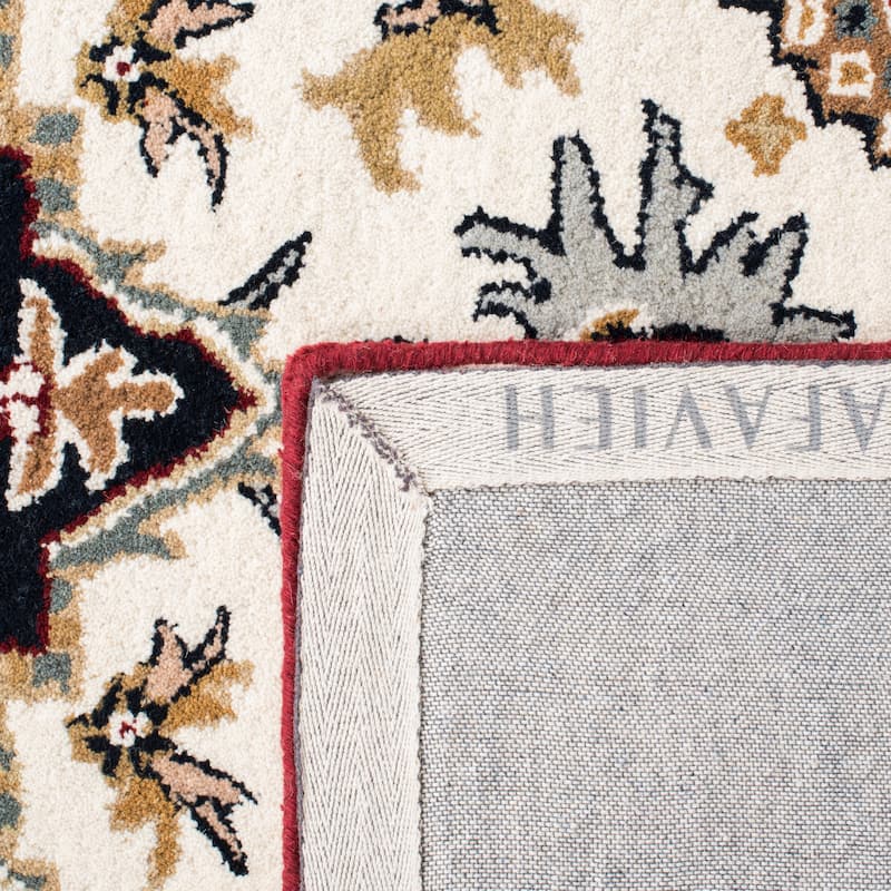 SAFAVIEH Handmade Heritage Carrol Traditional Oriental Wool Rug