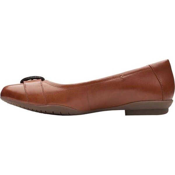 neenah lark clarks