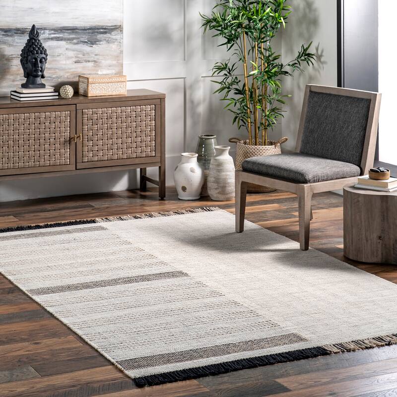 Nuloom Minerva Casual Stripe Wool Tassel Area Rug - 4' x 6' - Beige
