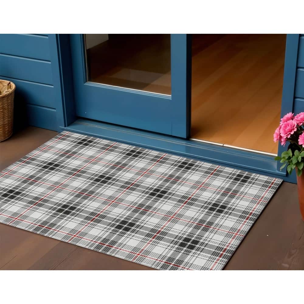 HomeRoots Plaid Transitional Rectangle Outdoor Rug
