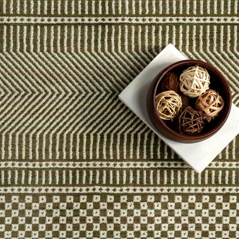 Nuloom Lavender Geometric Fringe Area Rug